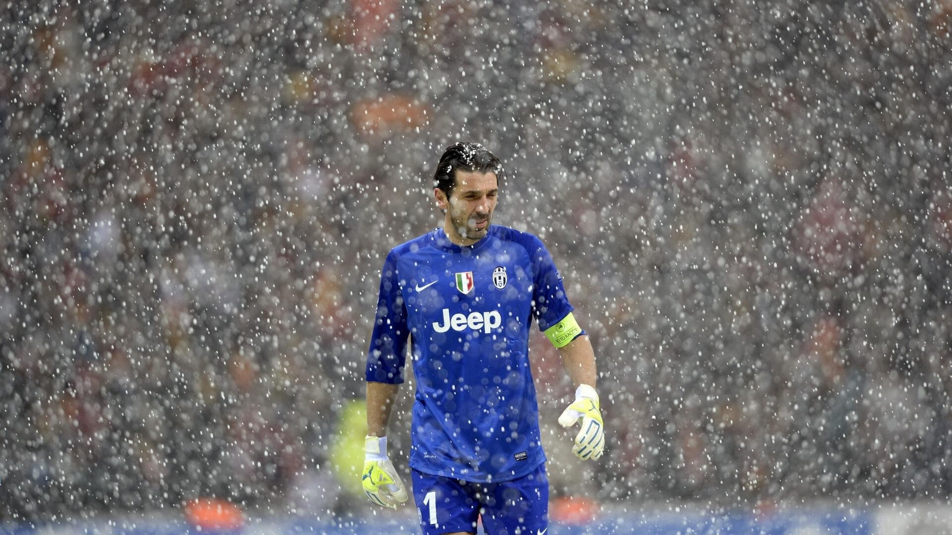 篮球场边广告系统全面更换为智能模式,篮球赛广告位